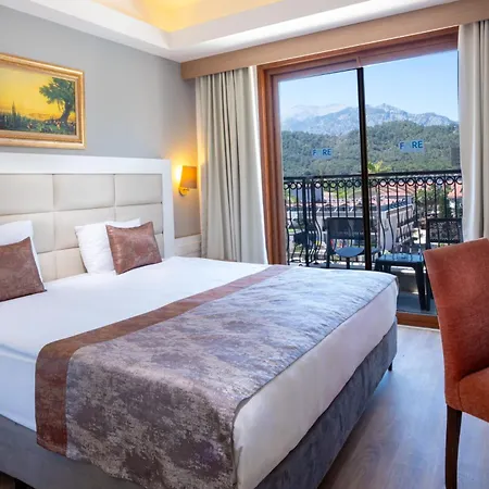 Hotel Fore & 4*